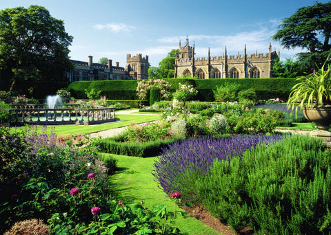 Queen's Garden, Sudeley Castle, England (Beautiful Gardens collection)