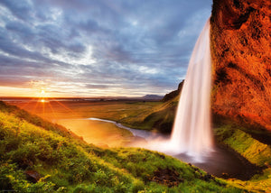Seljalandsfoss Waterfall (Heye, condensed box)